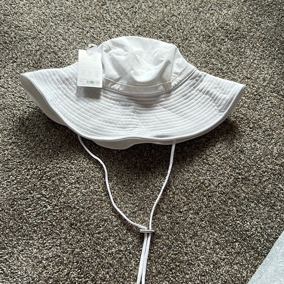 Athleta Accessories - Athleta.  Floppy hat. Nwt.